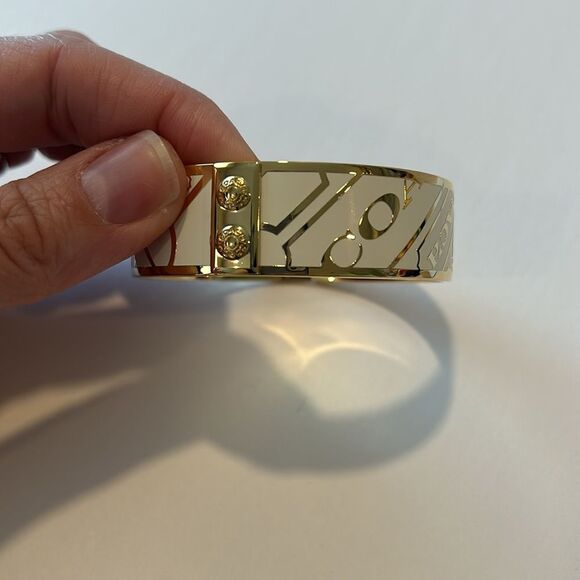 NWB COACH Vintage Gold and White Logo
Bangle Bracelet-Authentic - Picture 6 of 7